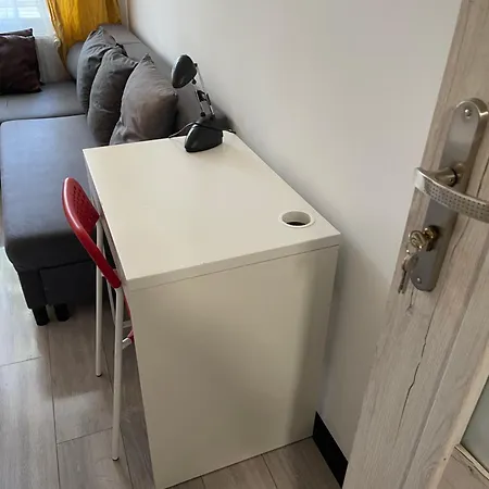 Aviendo Center Ostello *