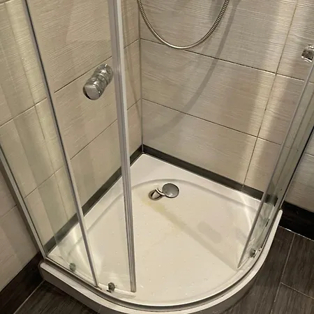 Aviendo Center Ostello *