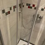 بيت شباب Center *